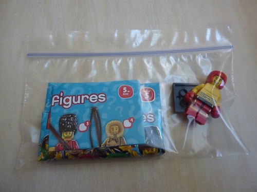 LEGO Minifigures 8805 Series 5, Boxer with stand, checklist and opened pack - Picture 3 of 3