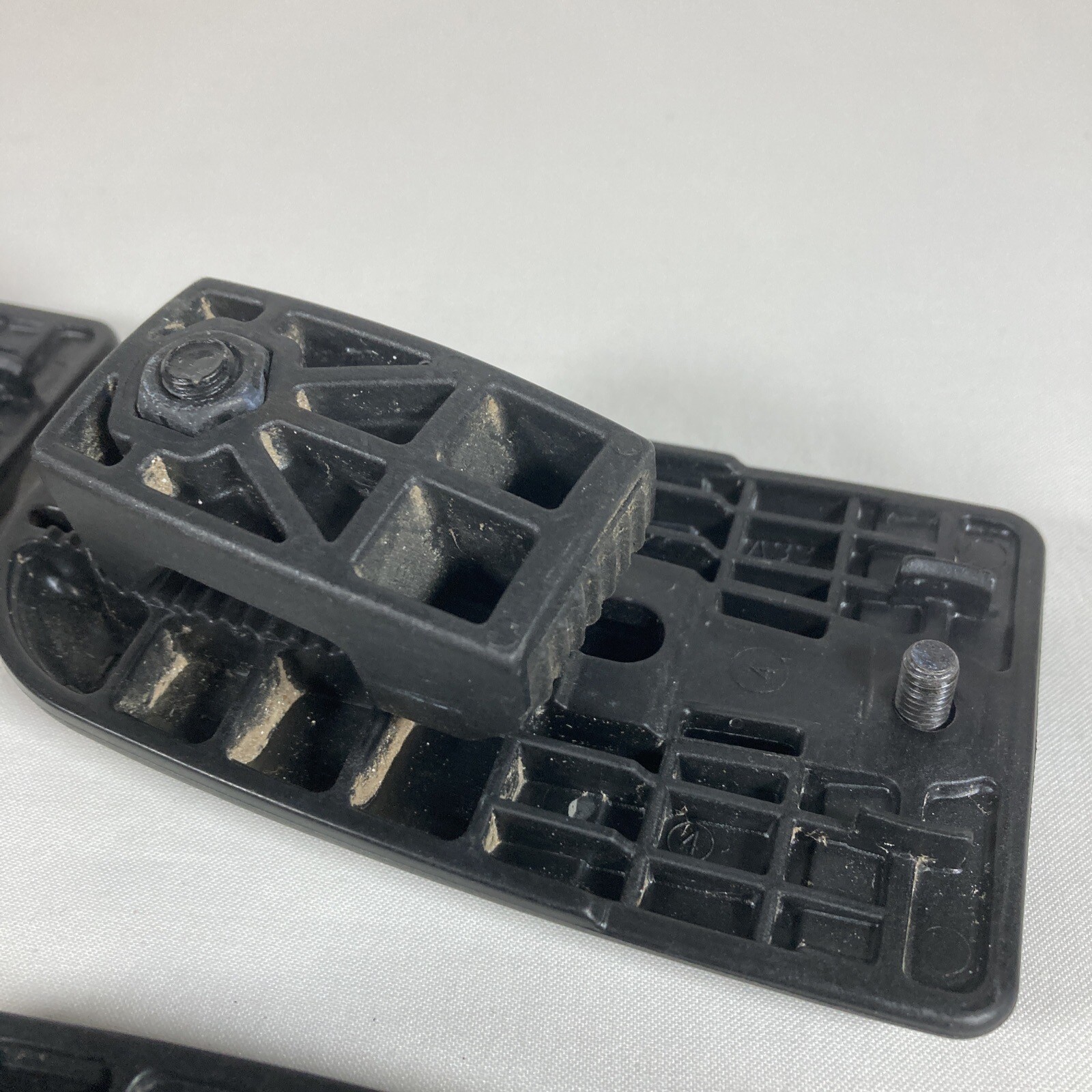 A.R.E. Tonneau Cover Clamp kit 14738 For ARE LSII and LSX Covers