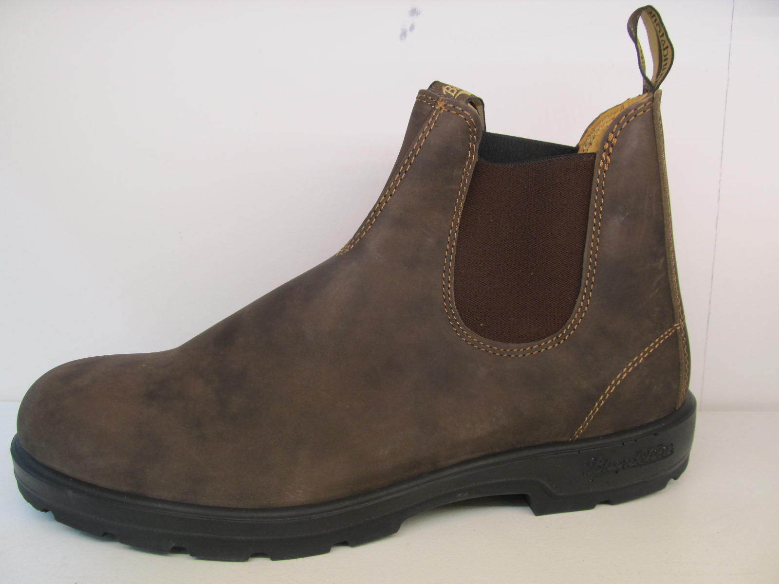 Blundstone 585 Rustico Pelle Marrone Elastico Lati V Taglio Stivale Chelsea Alla Caviglia Scarpa Blundstone 585 Rustico Pelle Marrone Elastico Lati V V Lati Taglio Stivale Chelsea Alla Caviglia Scarpa 6b5d74