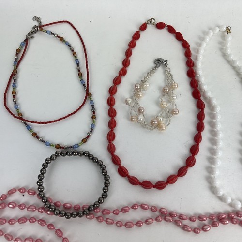Vintage to Now Acrylic Beaded Necklaces Jewelry Lot 1Lb To Wear or for Craft - Picture 2 of 7