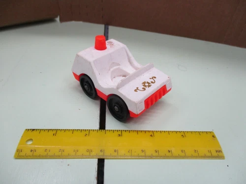 Fisher Price Little People Play family 928 vintage Fire station chief car gold