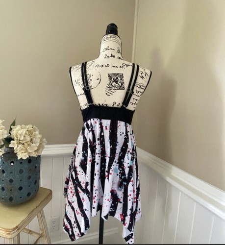 Woman’s size 12 halter style swim top Black And White Multi - Picture 4 of 8