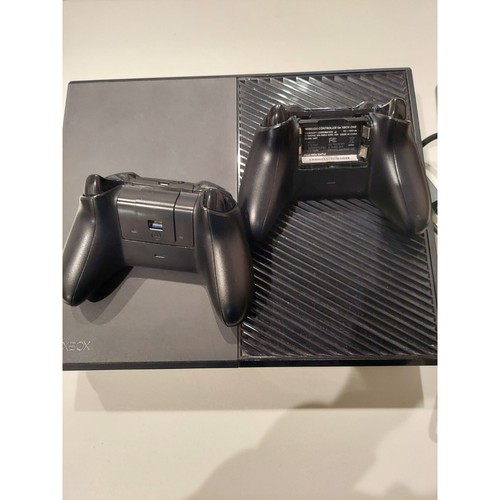 Xbox One 1540 1TB Black Console, HDMI, Power Cord & 2 Wireless Controller Bundle - Picture 6 of 10