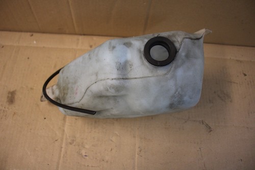Washer Fluid Tank With Winscreen Washer Pump for Chevrolet Beretta 22154782 - Picture 3 of 6