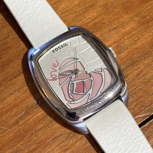 Vintage Fossil Damen Quarzuhr LOVE Herz Zifferblatt funktioniert ES-2306 funktioniert