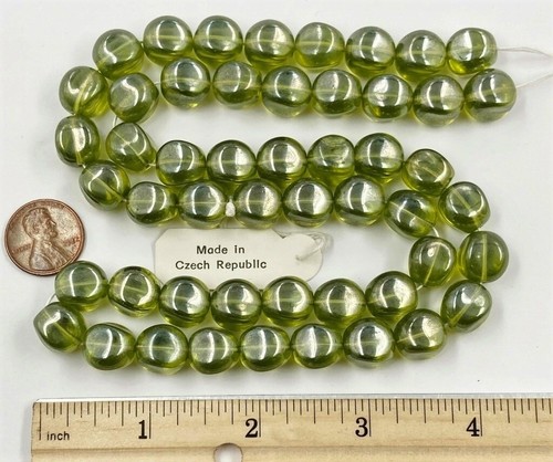50 Vintage Jablonex tschechisches Glas Celadongrüner Schimmer 12 mm. Geriffelte Perlen N803T - Bild 4 von 5