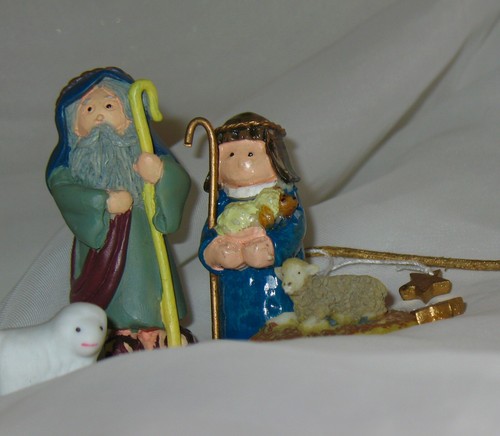 12-teiliges Set verschiedene Krippenfiguren 3 HIRTEN ~ 8 SCHAFE ~ 1 Hirten-Tan - Bild 2 von 4