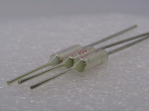 RY Fuse Temperature Thermal 250V 10A 280C 536F Axial 10 amp 280°C 536°F TF 280 - Picture 10 of 22