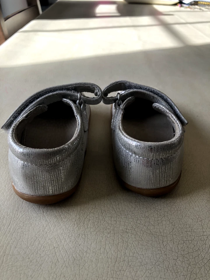 Zapato de vestir See Kai Run niño pequeño plateado Mary Jane primavera/Pascua, talla 6  Foto 3 de 4
