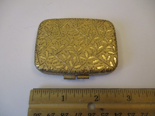 Vintage Revlon Makeup Case Powder Compact Gold Tone Oak Leaves Acorn Motif - Picture 7 of 7