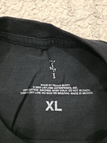 Camiseta Travis Scott x WWE “Wrestling Is Real” Gráfica Negra Talla XL - Imagen 3 de 4