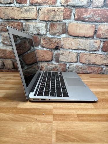 Laptop MacBook Air 11” (2013) A1465 IntelCore i5-4250U 1.30GHz 4GB Ram 128GB SSD - Picture 2 of 7