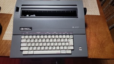 Smith Corona Electric Portable Typewriter 5A SL 470 w/ Cover WORKS/EXCELLENT