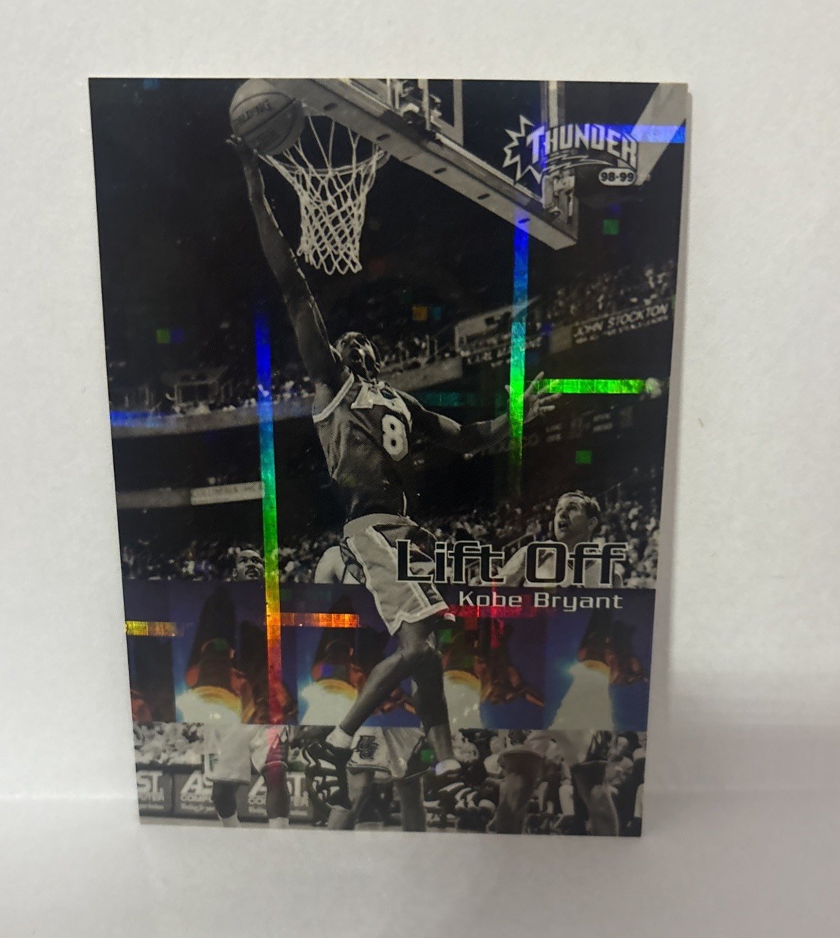 1998 Skybox Thunder Kobe Bryant #3 Lift Off Los Angeles Lakers