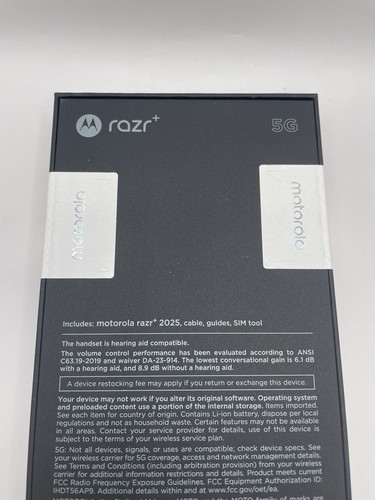 Motorola Razr+ 2025 256 Go (débloqué) - Rose vif - Neuf et scellé ! - Photo 2 sur 4