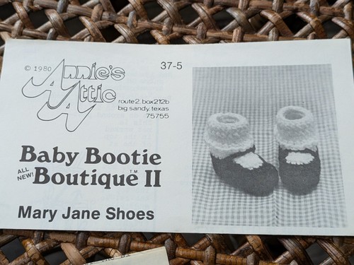 Annie's Attic Baby Booties Boutique & BBB II : Crochet Patterns, 3 VTG, EVC - Picture 4 of 5