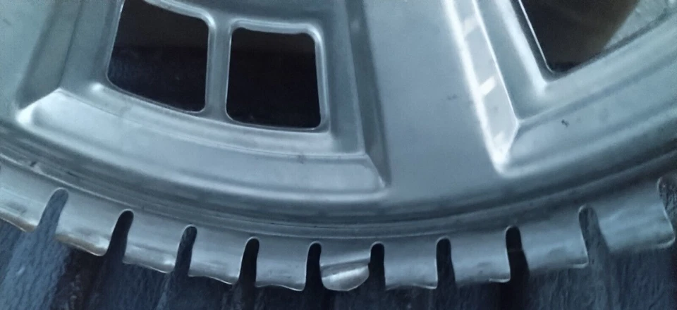 Tapacubos Toyota Corolla 1971 1972 Foto 4 de 4