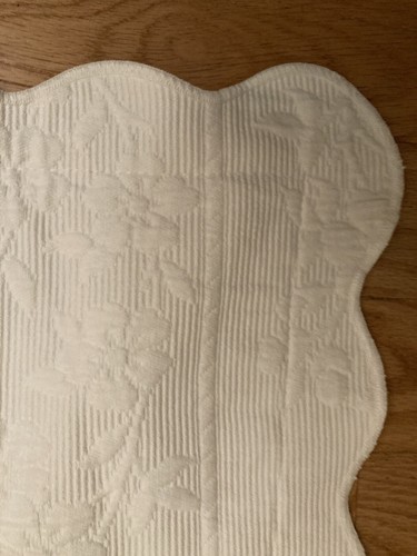 Neu ohne Etikett Matelasse Kissenbezug Standard Colchas einfarbig elfenbeinfarben gewellt 31 x 25 - Bild 4 von 6
