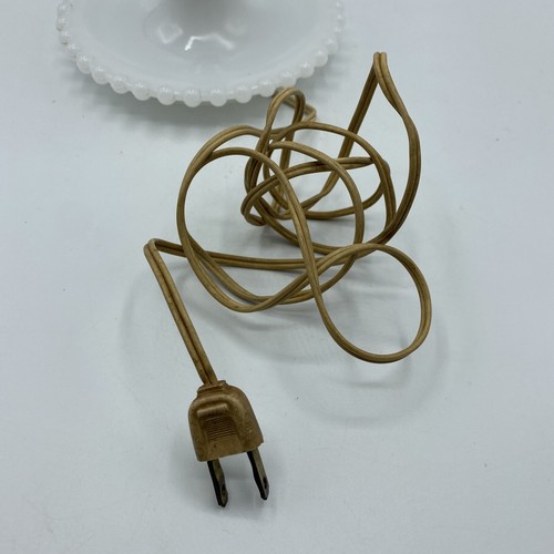 Vtg White Milk Glass Floral Dresser Boudoir Lamp Hobnail Needs New Cord No Shade - Bild 2 von 13