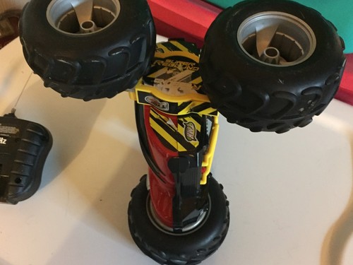 TMH FlexPak TYCO R/C Super Rebound CAR 27MHz Red/Black/Yellow - Picture 8 of 8