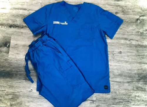 SZ S/ M HEALTH FIRST SCRUBS ADVENT CENTRA CARE ROYAL BLUE UA MEDICAL SCRUB SET - Picture 7 of 19