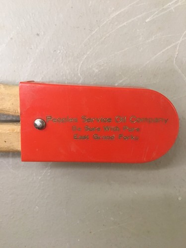 Vintage Wood Clothes washing tong peoples service Oil Pure East Grand Forks MN - Bild 2 von 3