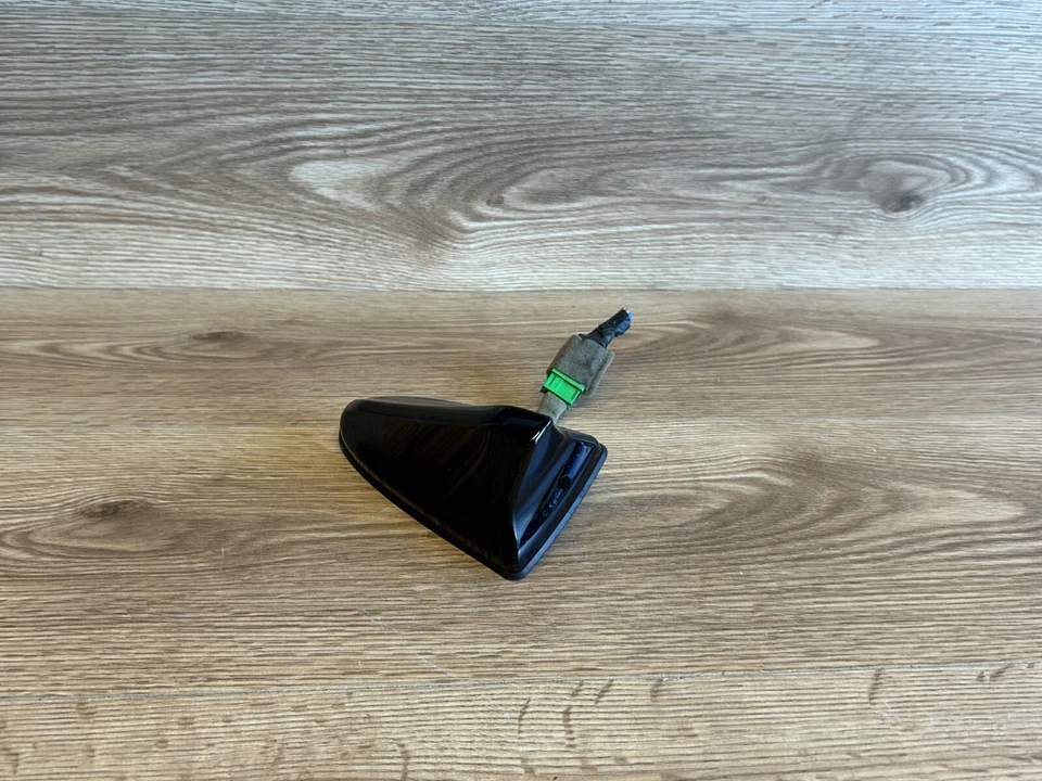 ANTENA TECHO TRASERO HYUNDAI ELANTRA MÓDULO ALETA TIBURÓN NEGRO OEM 2021_2023 Foto 2 de 4