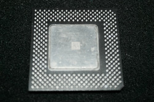 Intel Celeron SL3EH CPU Processor 466MHz/128K/66MHz Socket 370 black fiber  - Picture 1 of 2