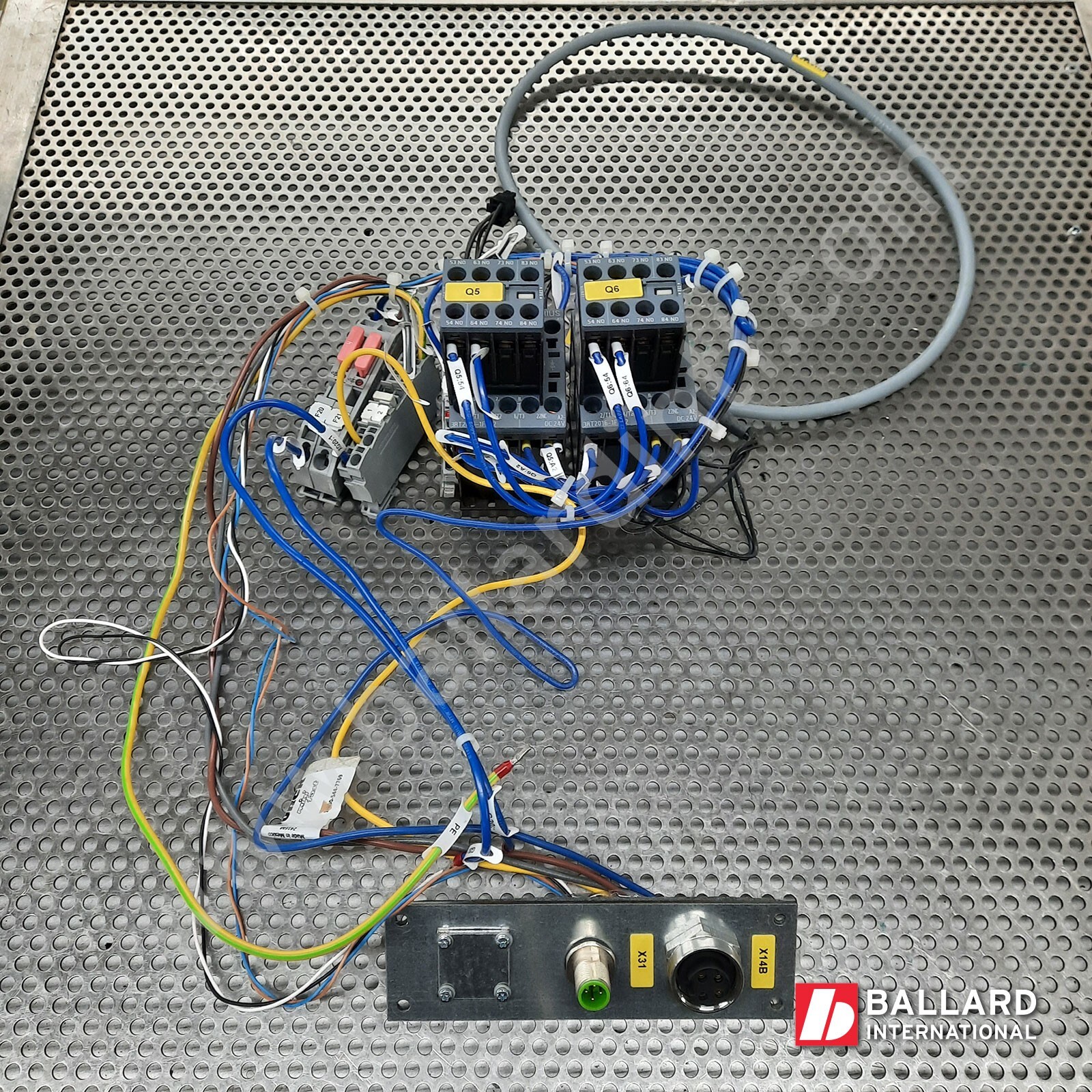 Picture 1 of 4