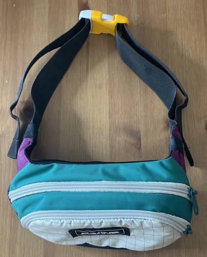 Riñonera Dakine Hip Pack Temporada Diseño Retro A Cuadros Blanco/Verde/Violeta - Imagen 2 de 7