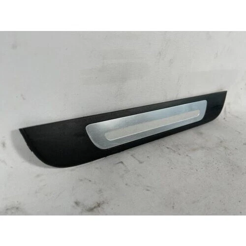 2012 - 17 AUDI A6 REAR RIGHT PASSENGER SIDE DOOR SILL SCUFF STEP PLATE COVER OEM - Imagem 2 de 4