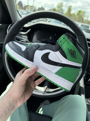 Size 8.5 - Jordan 1 High OG Lucky Green 2023 - Picture 2 of 2