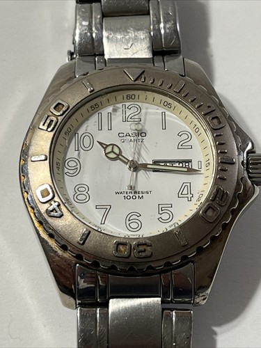 Casio 709 MTD-1017 Mens Diver Watch 100M Quartz Digital Analog Date New Battery!