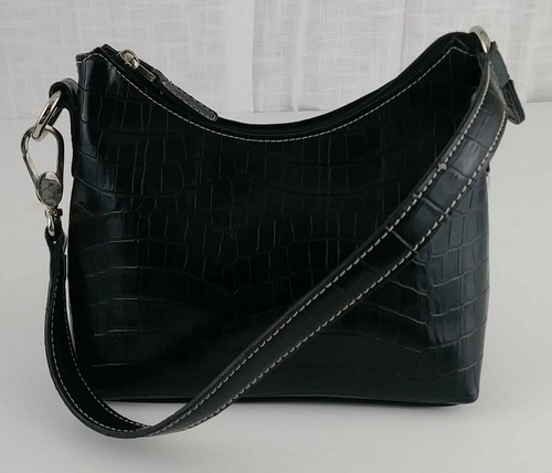 Bolso de Hombro Charter Club Pequeño Negro Cremallera Interior Bolsillo Correa Patente Logo - Imagen 3 de 10
