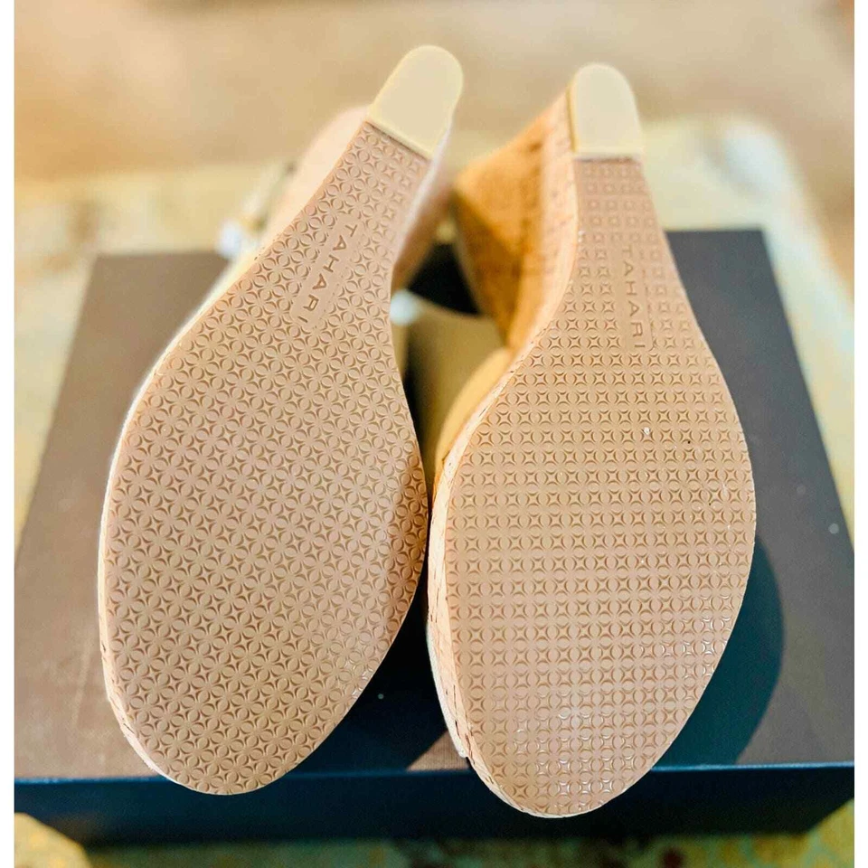 Tacones de cuña Tahari Taylor beige de lona y corcho peep toe talla 9M Foto 4 de 4