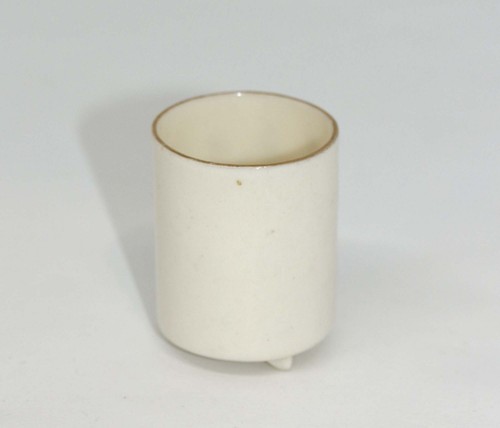 Antique W.H GOSS Crested China Miniature Tri footed Beaker Mug Edinburgh - Picture 4 of 8