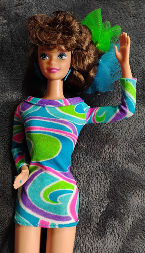 VTG 1991-92 Barbie Dolls - Totally Hair, Hot Looks, Secret Hearts, Sun Sensation - Picture 4 of 41