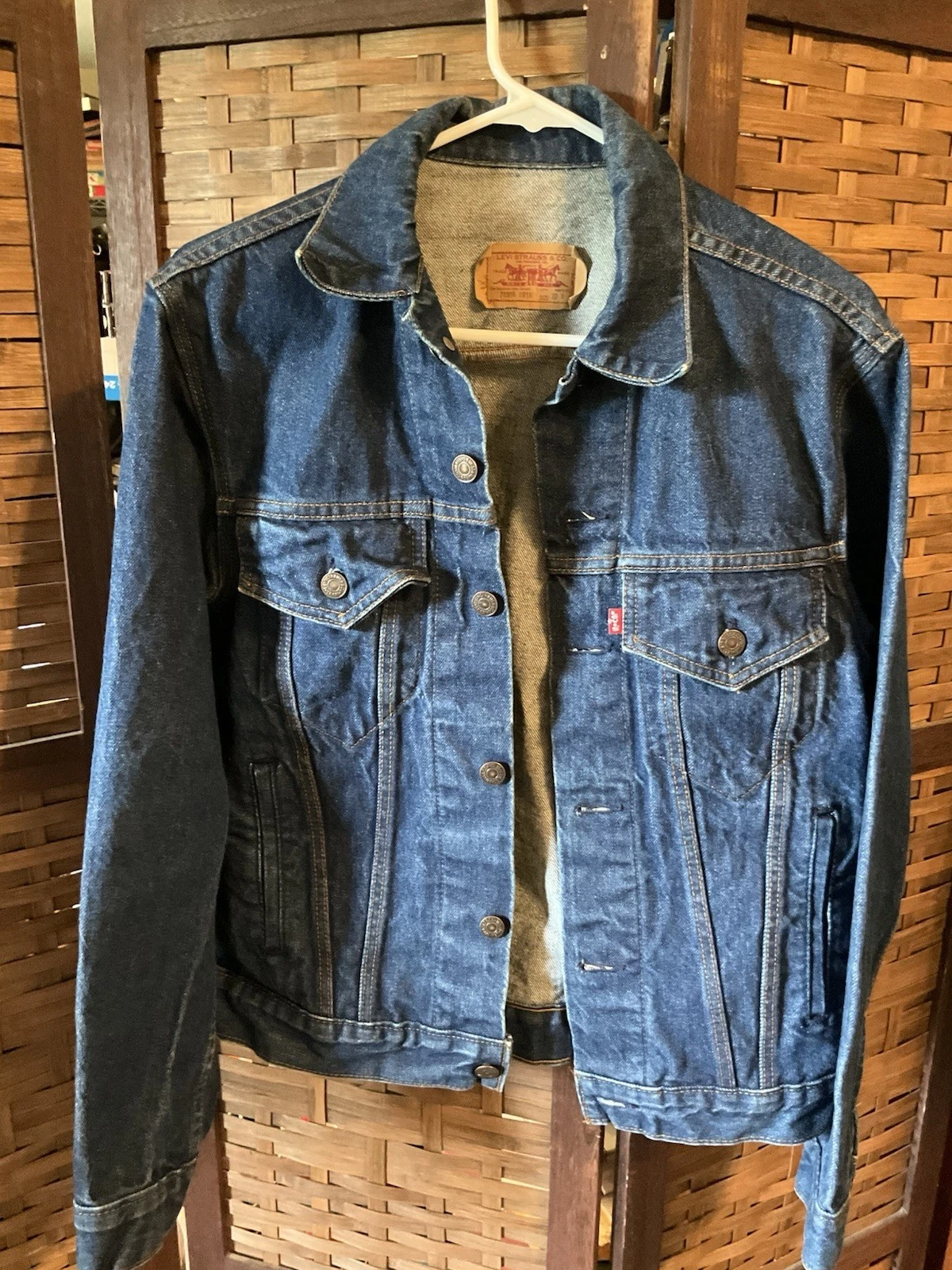 Vintage Levis Denim Trucker Jean Jacket Sz 38 R 70506-0216 Button Closure