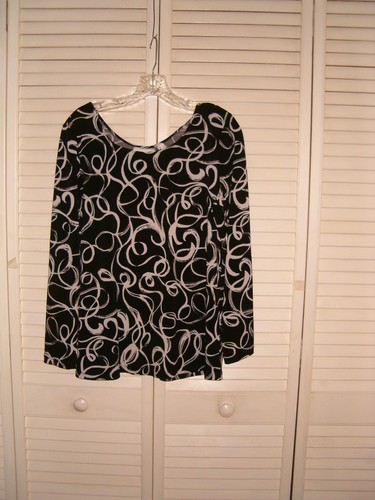 SUSAN GRAVER MULTI COLOR BLACK LIQUID KNIT RARE TUNIC SMALL
