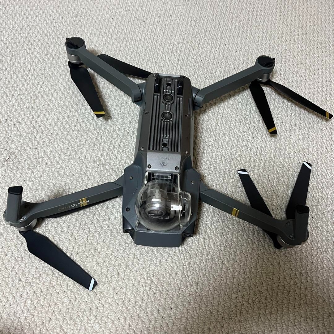 ドローン DJI Mavic Pro フルセット＋付属品・キャリーバッグ ドローン DJI Mavic Pro フルセット＋付属品・キャリーバッグ Amazon