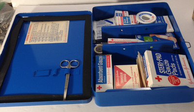 Vintage Metal Johnson & Johnson Wall Hanging First Aid Kit 15  X 9 5  w Suppli