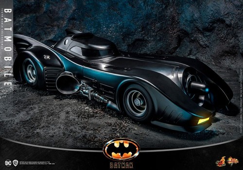 Batmobile. Movie Master Piece 1/6. DC Comics Hot Toys