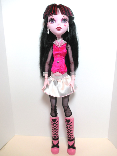 Monster High Puppe Draculaura Frightfully Tall 17" Kleidung und Zubehör ohne Karton