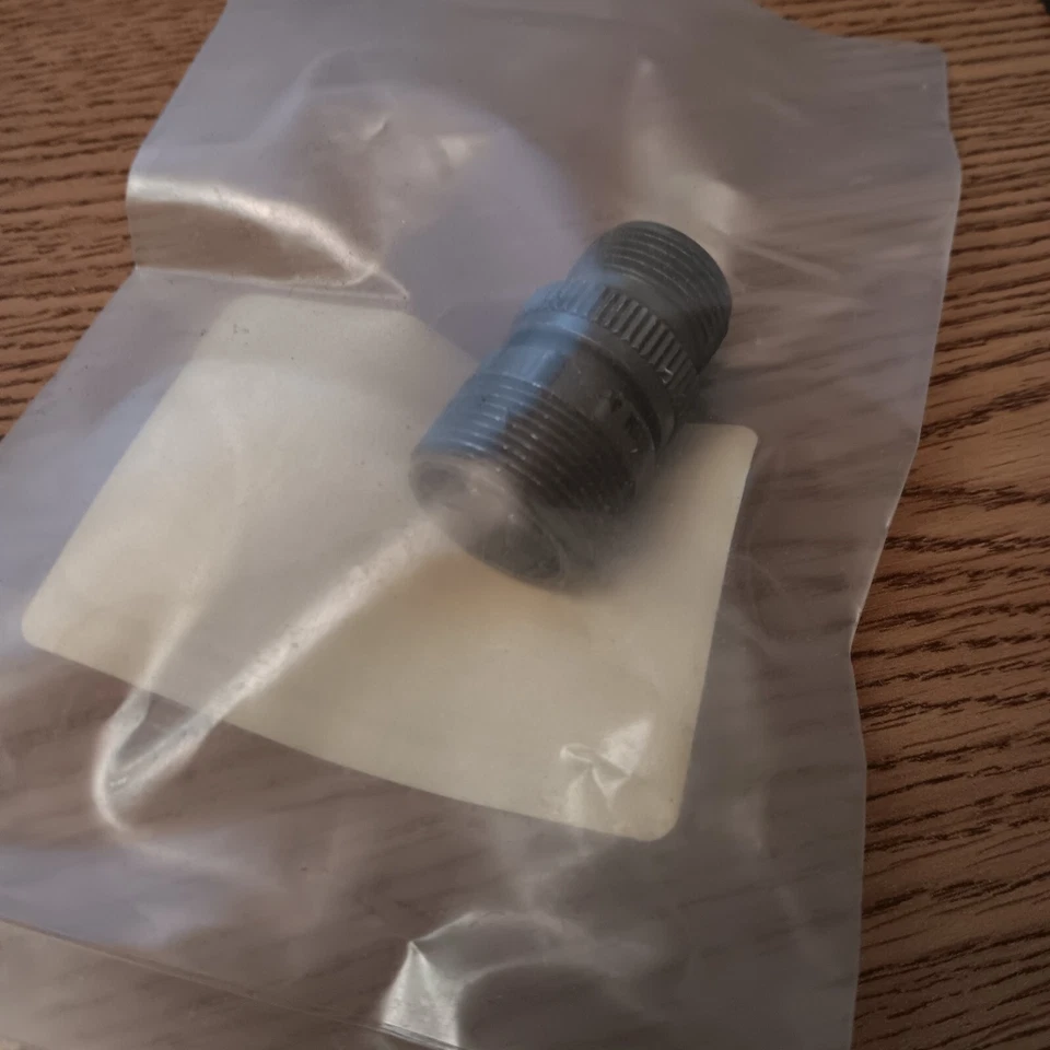 Amphenol MS3106A14S-2P Circular Connector Plug Size 14S 4 Pos 1 Port New - Image 2 of 3