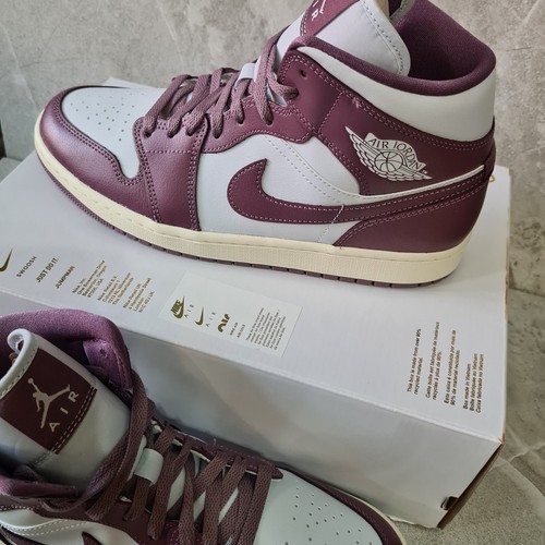 Nike Air Jordan 1 Mid Womens Girls Trainers Sneakers Size 8.5 UK RRP £140 New!! - Picture 3 of 12