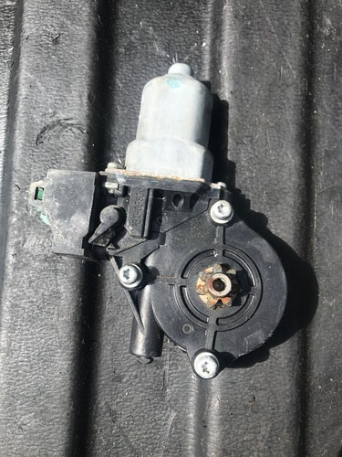 INFINITI M30 M35 M37 M56 Q70 2012 REAR LEFT WINDOW REGULATOR MOTOR 82731 1BN0A - Picture 2 of 4