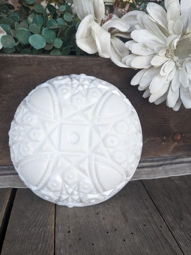 Vintage McKee Toltec Milk Glass Star and Cane Design Bowl - Picture 5 of 8