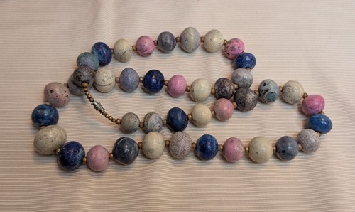 Vintage Perlenkette 28" mit Farbverlauf blau & rosa Stein Perlen Fassverschluss - Bild 7 von 7