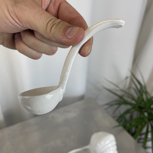 Rare Vintage Italian Chicken Gravy Sauce Server White Ceramic With Spoon - Picture 4 of 10
