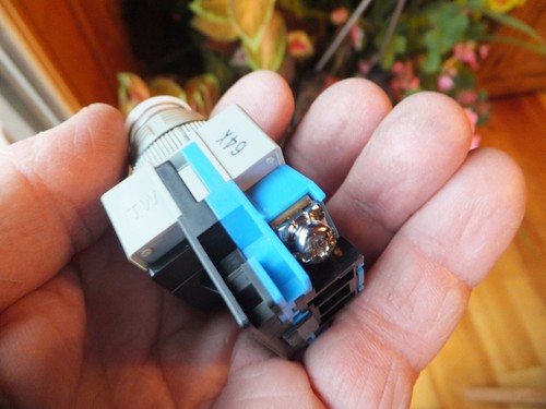 NOS IDEC Control Unit ABW110-R Industrial Momentary Pushbutton SPST Switch - Picture 8 of 11